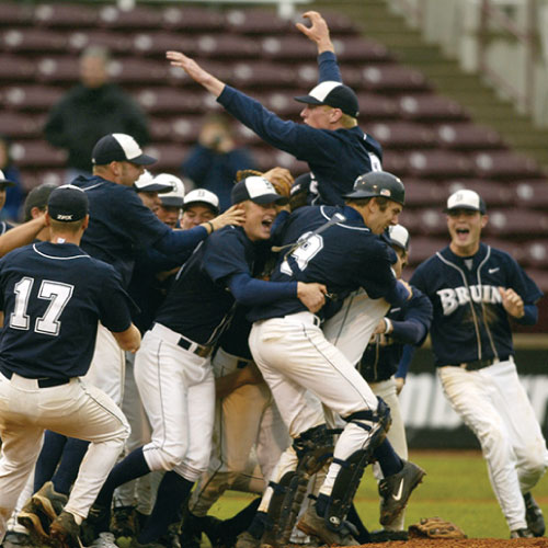 George Fox Baseball team celebrating