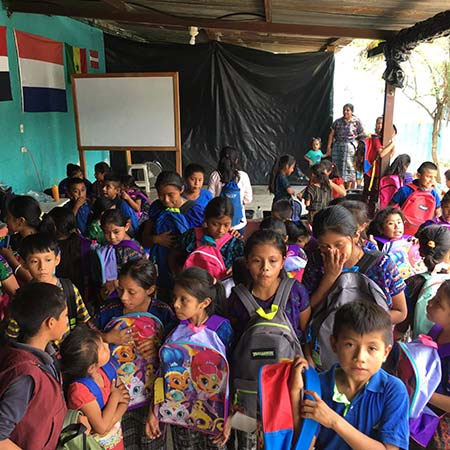 Guatemalan children with Conexión Sin Limites