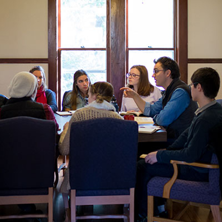 Students are having discussions during the Honors Program class