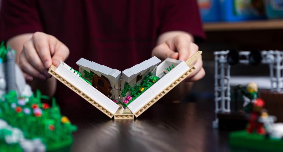 Grant Davis' pop-up Lego book design