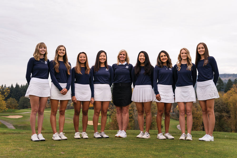 image of the women's golf team