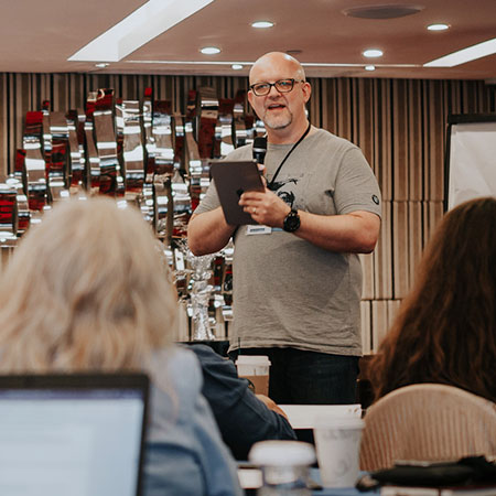 students participate in an Advance seminar