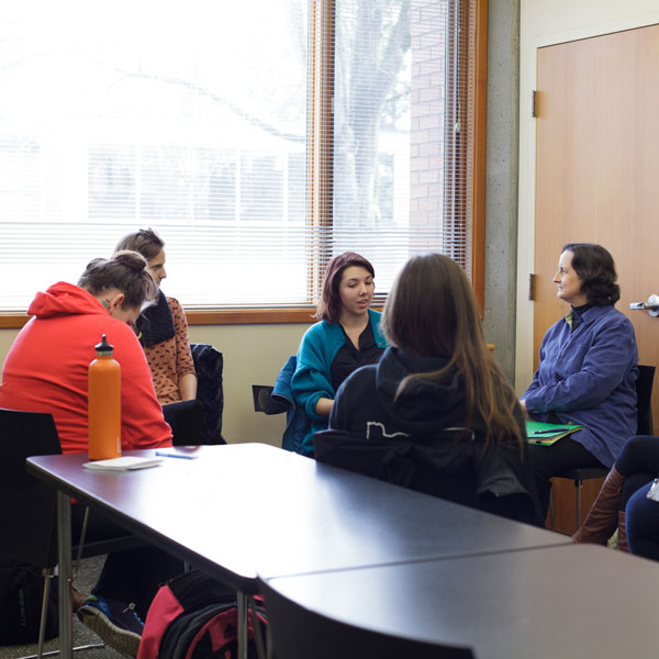 students participate in a practicum seminar