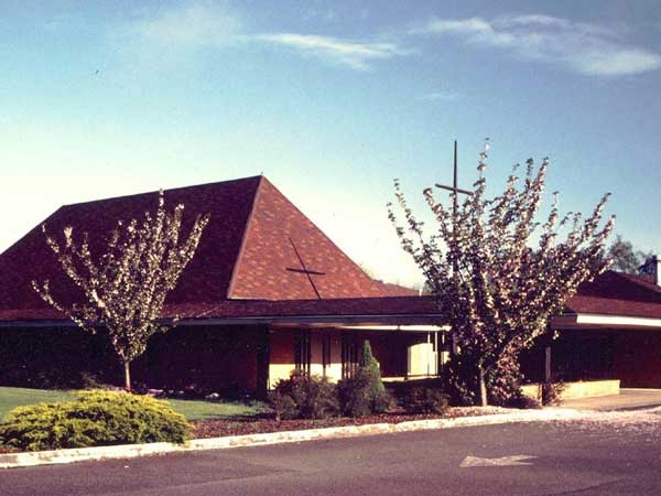 Newberg church building